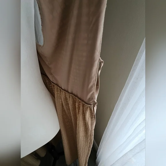 Open-Back Dress - Picture 10 of 14